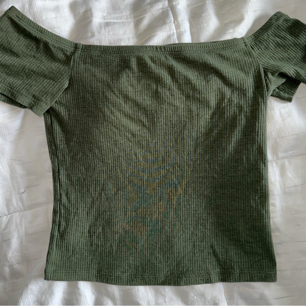 H&M short sleeve off the shoulder top